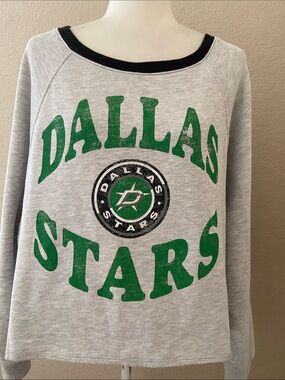 '47 NHL Women’s Dallas Stars Gray Pullover, Green Logo, black ribbed neckline.